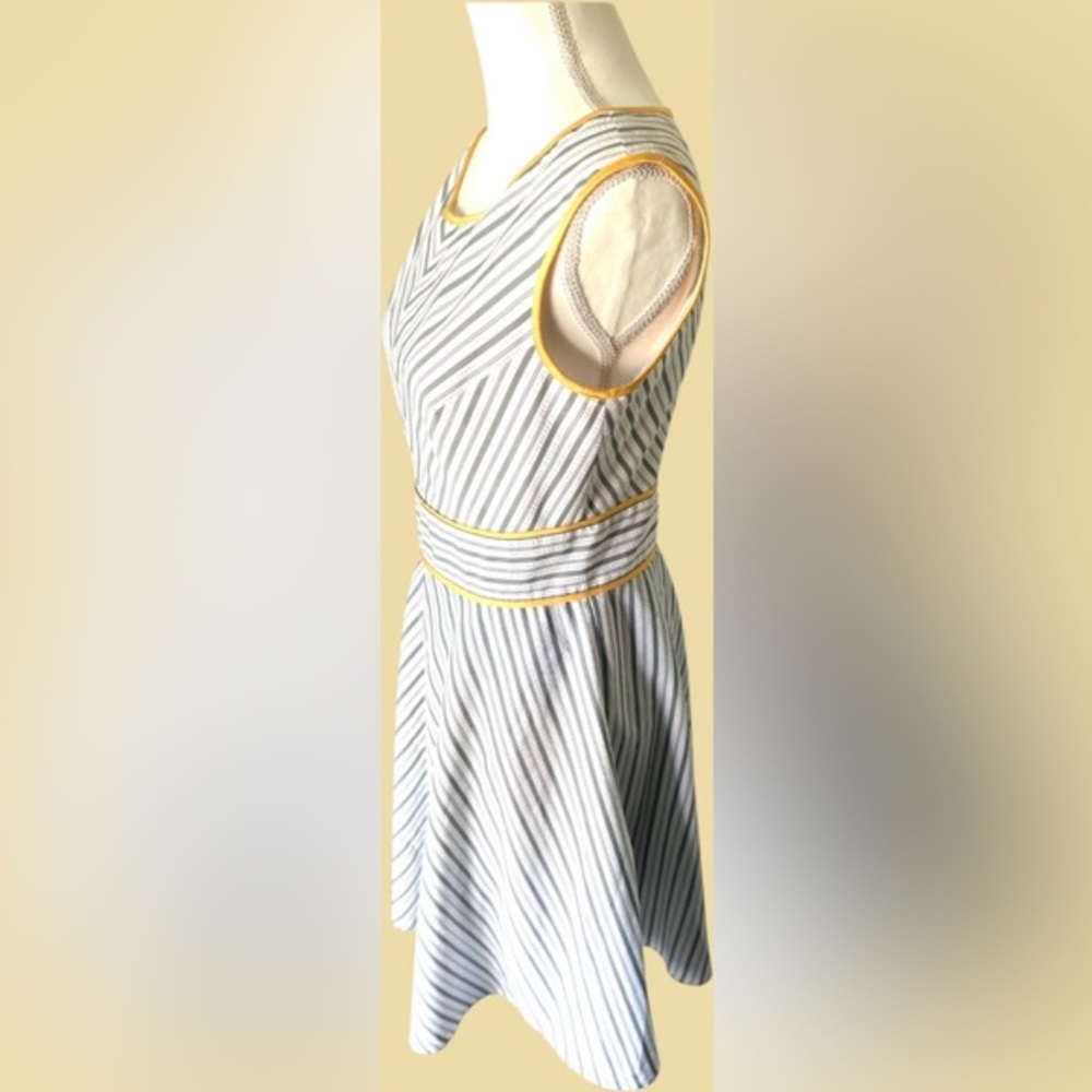 London Style Striped Sleeveless Midi Dress with Yellow Trim